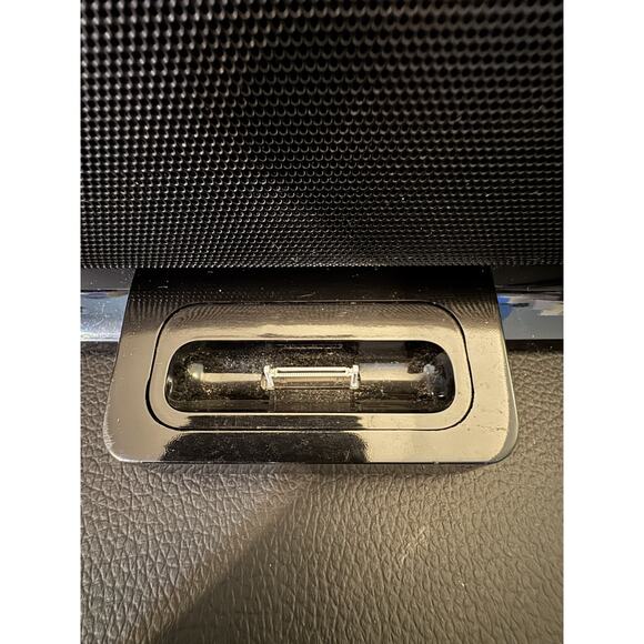 iLive Clock Docking System Speakers iPod Dock IS208B No Remote TESTED WORKING - Picture 5 of 11